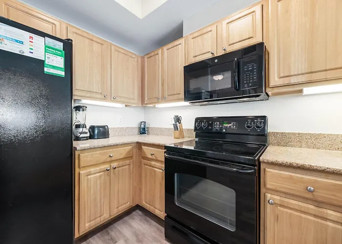 Crystal Tower 1608 Beachfront Pool-lazy River-gulf Views- Snowbird Wanted Apartment *