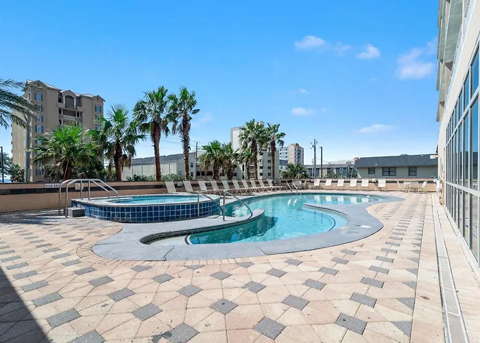 Crystal Tower 1608 Beachfront Pool-lazy River-gulf Views- Snowbird Wanted Apartment